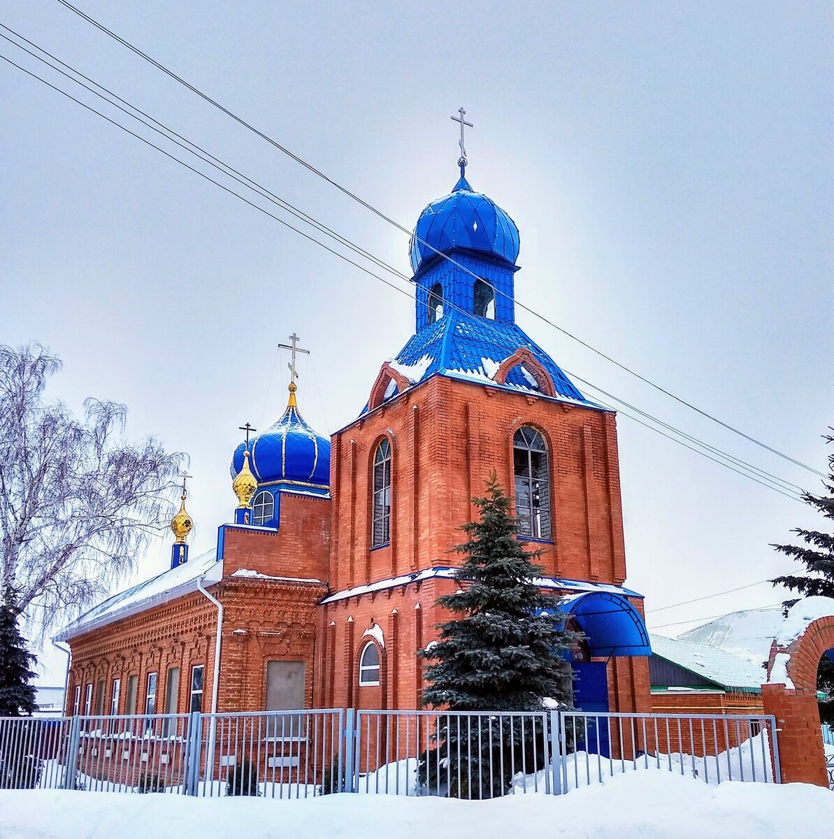 Храм Казанской иконы Божией Матери, п.г.т. Новая Майна Храм Казанской иконы Божией Матери, п.г.т. Новая Майна.